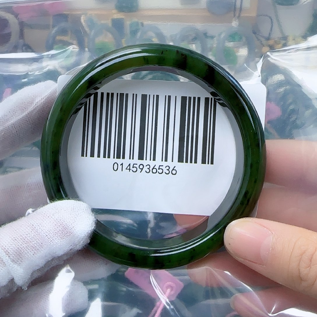 和田玉（碧玉）手镯未镶嵌62.5