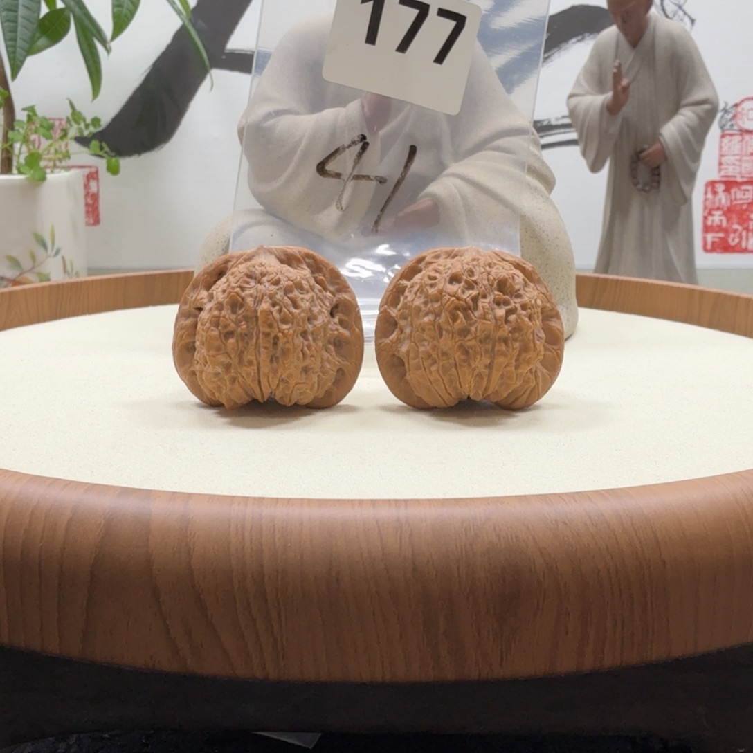 文玩核桃把件血麒麟