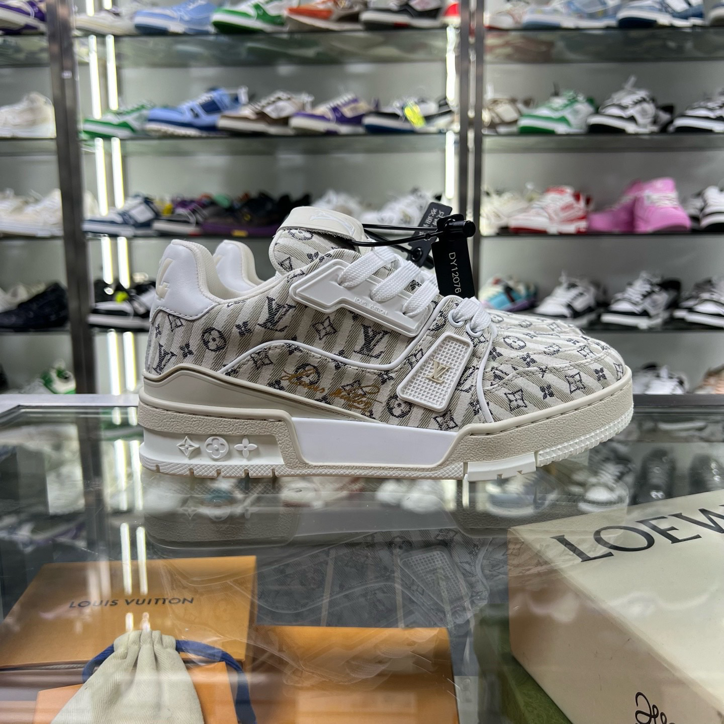 未使用 LouisVuitton/路易威登 TRAINER满印刺绣 36.5码 DY12075