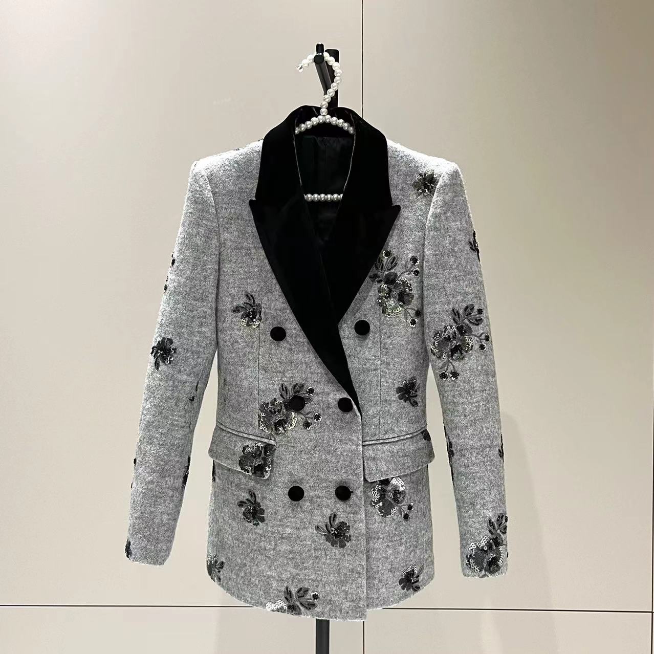 绣花亮片西装领撞料丝绒长袖收腰百搭短外套