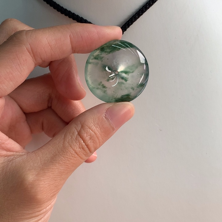 翡翠挂件未镶嵌….