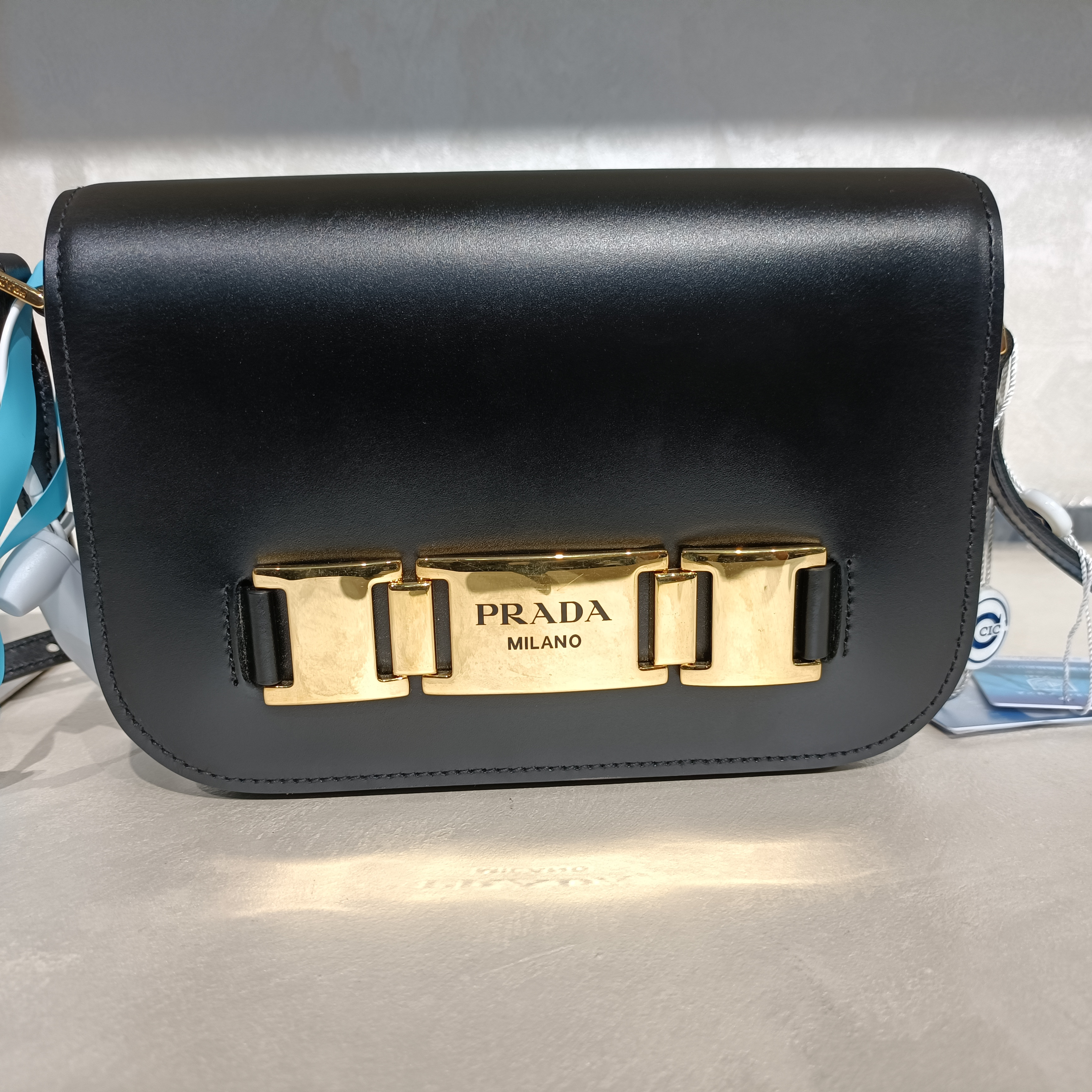 95新 Prada/普拉达 焦糖色斜跨包轻奢风格时尚百搭单肩包