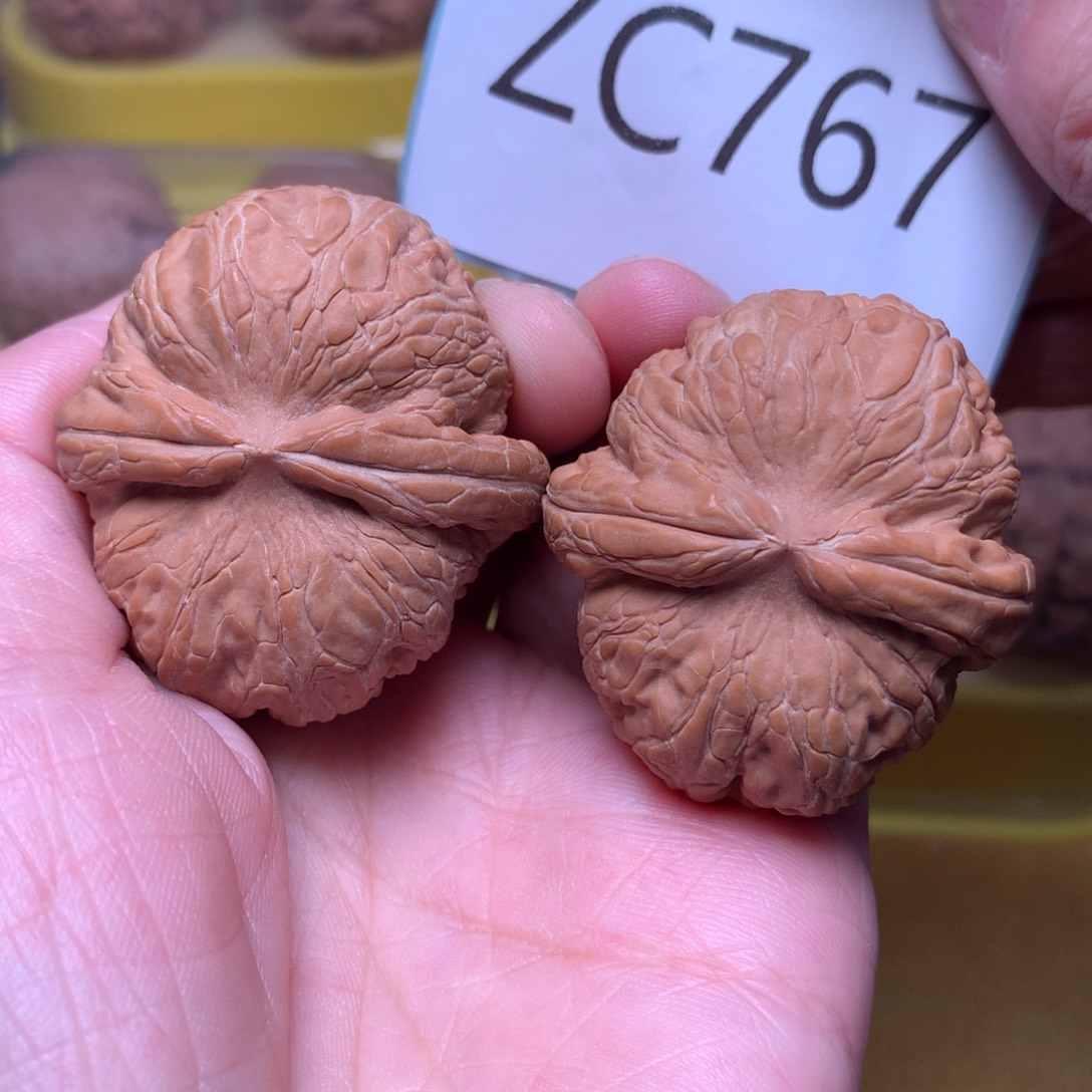 文玩核桃把件粗筋肉球元宝40