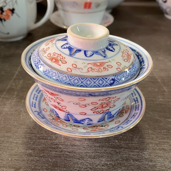 瓷片景德镇陶瓷盖碗。