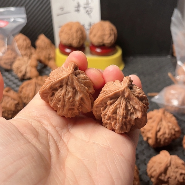 文玩核桃把件34三棱