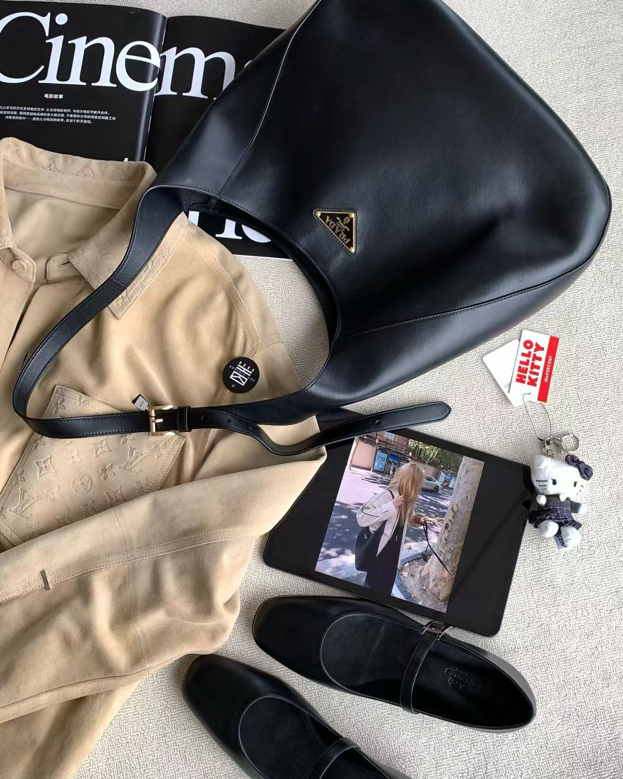 95新 Prada/普拉达 黑金大号hobo包 38cm 18252967