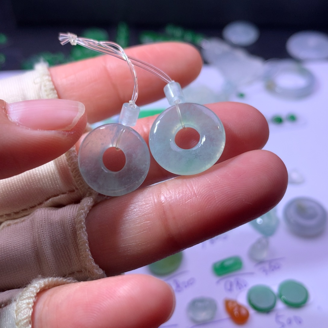 翡翠未镶嵌耳饰甜甜圈