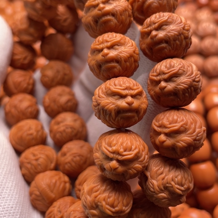 猴头核桃吊坠情斗战胜佛