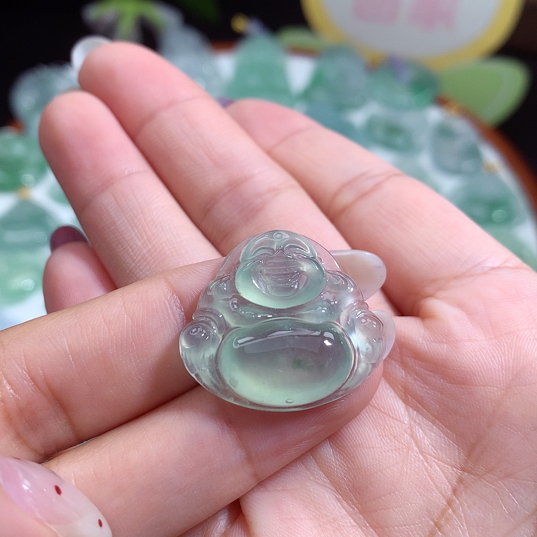 翡翠未镶嵌颈饰佛公