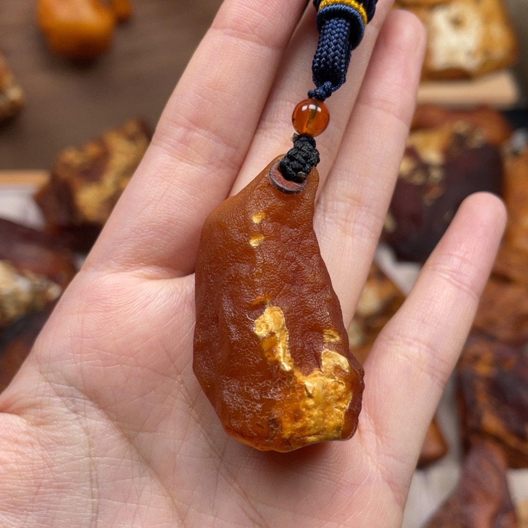 琥珀未镶嵌珠宝奇石