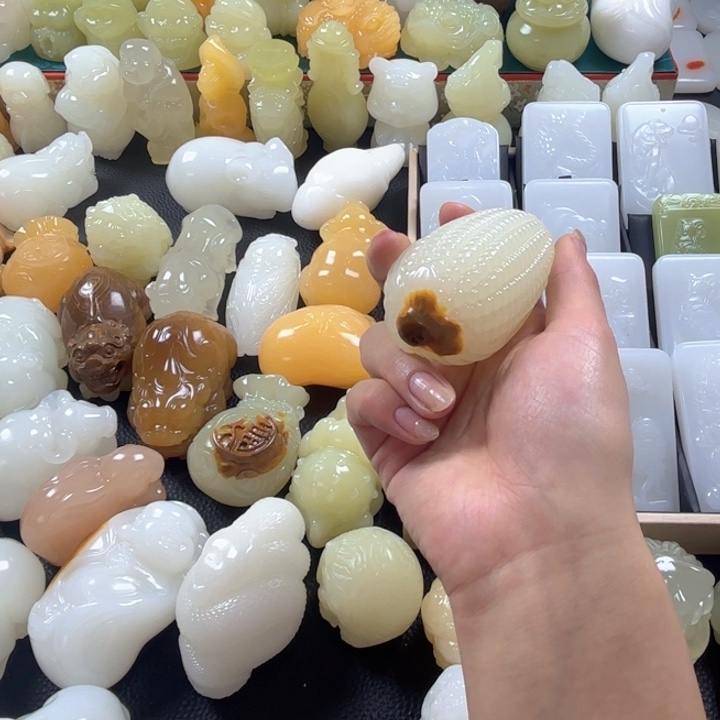 H***.石材昆仑山脉带皮玉米