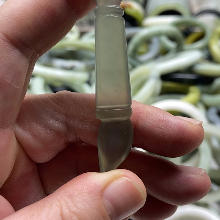 蛇纹石玉手镯未镶嵌