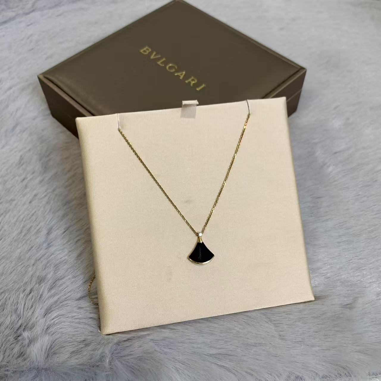 99新 BVLGARI/宝格丽 壹臻/黑玛瑙单钻扇形项链/48049756