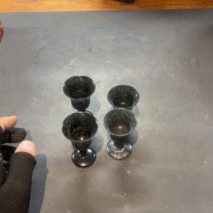 勇***心瓷片拾六家的瓷器瓷器