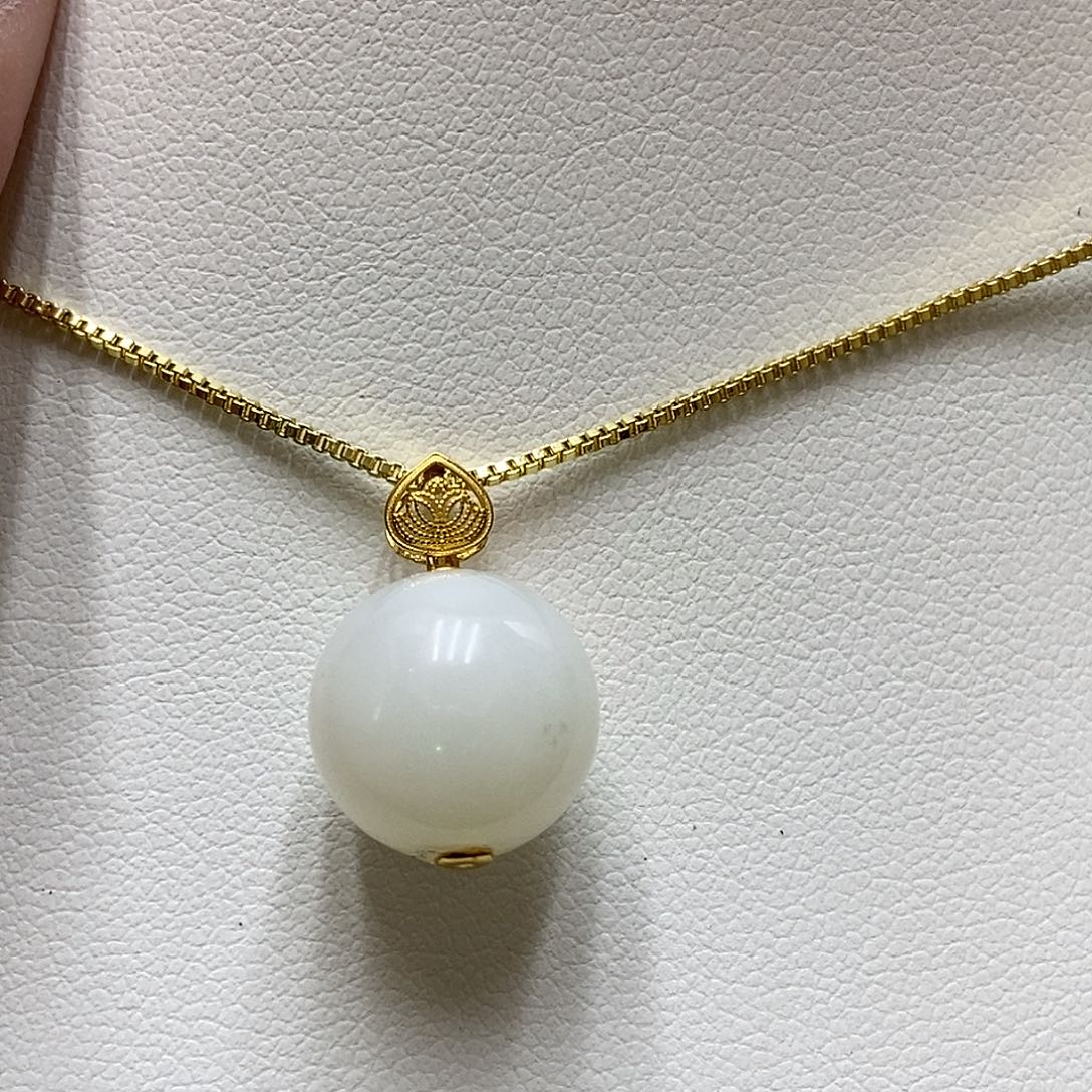 和田玉18K金镶嵌颈饰