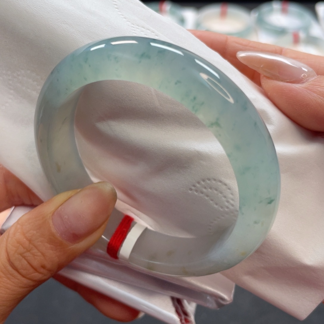 【闪购商品】翡翠手镯（贵妃镯）未镶嵌冰胶共存53-55圈33号