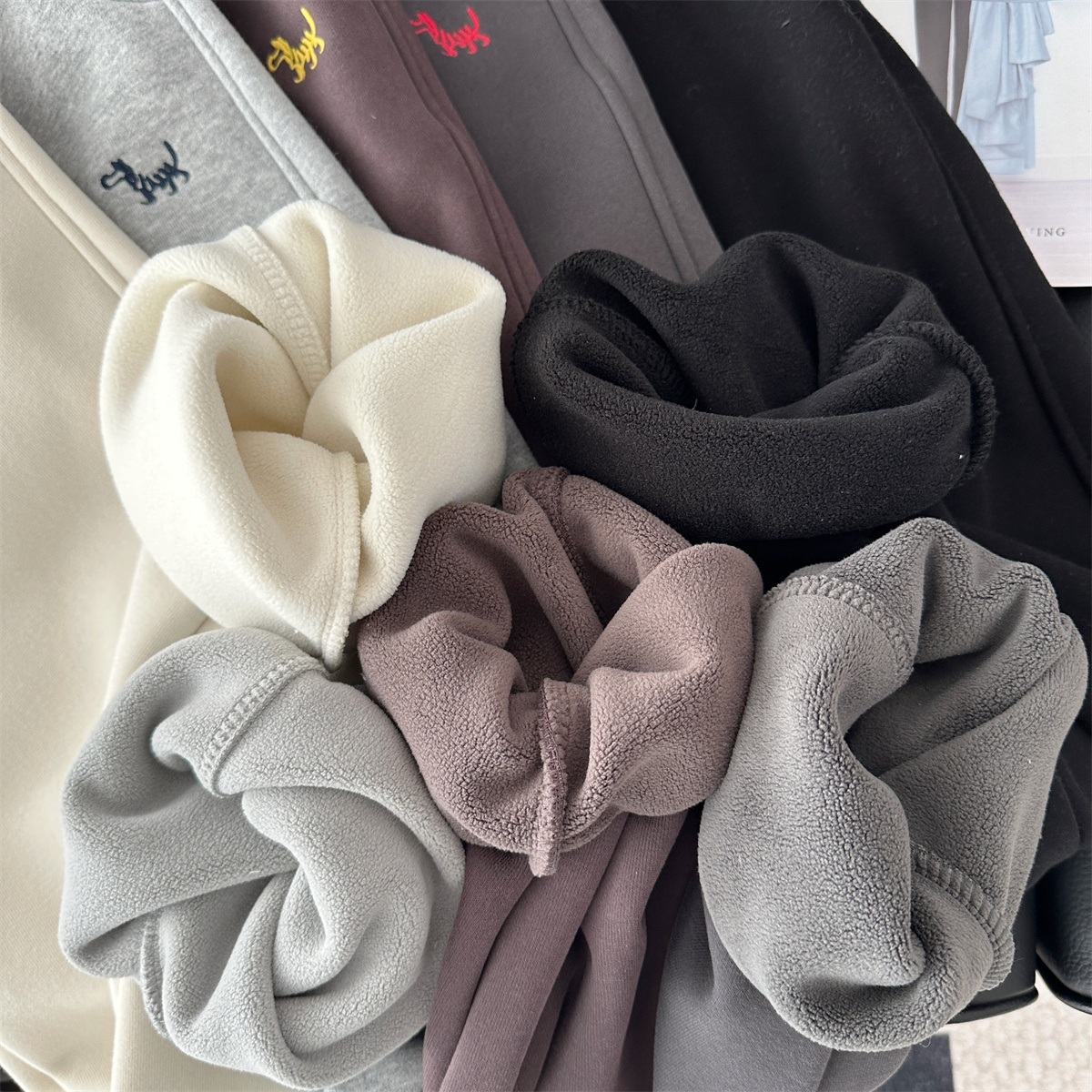 800克密密绒高克重小狗刺绣外穿窄版显瘦保暖休闲运动裤女裤百搭