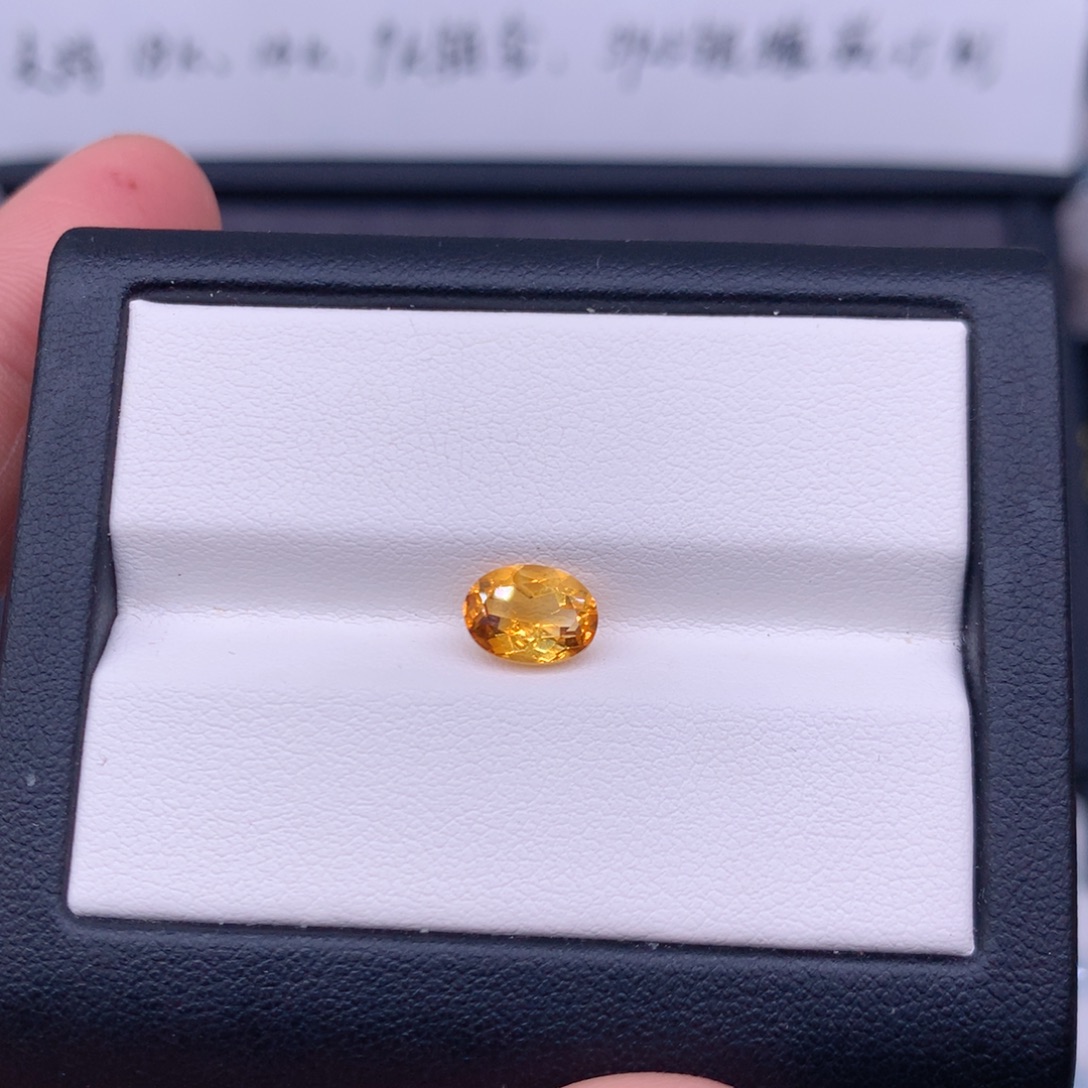 未镶嵌珠宝半成品黄晶1.3克拉