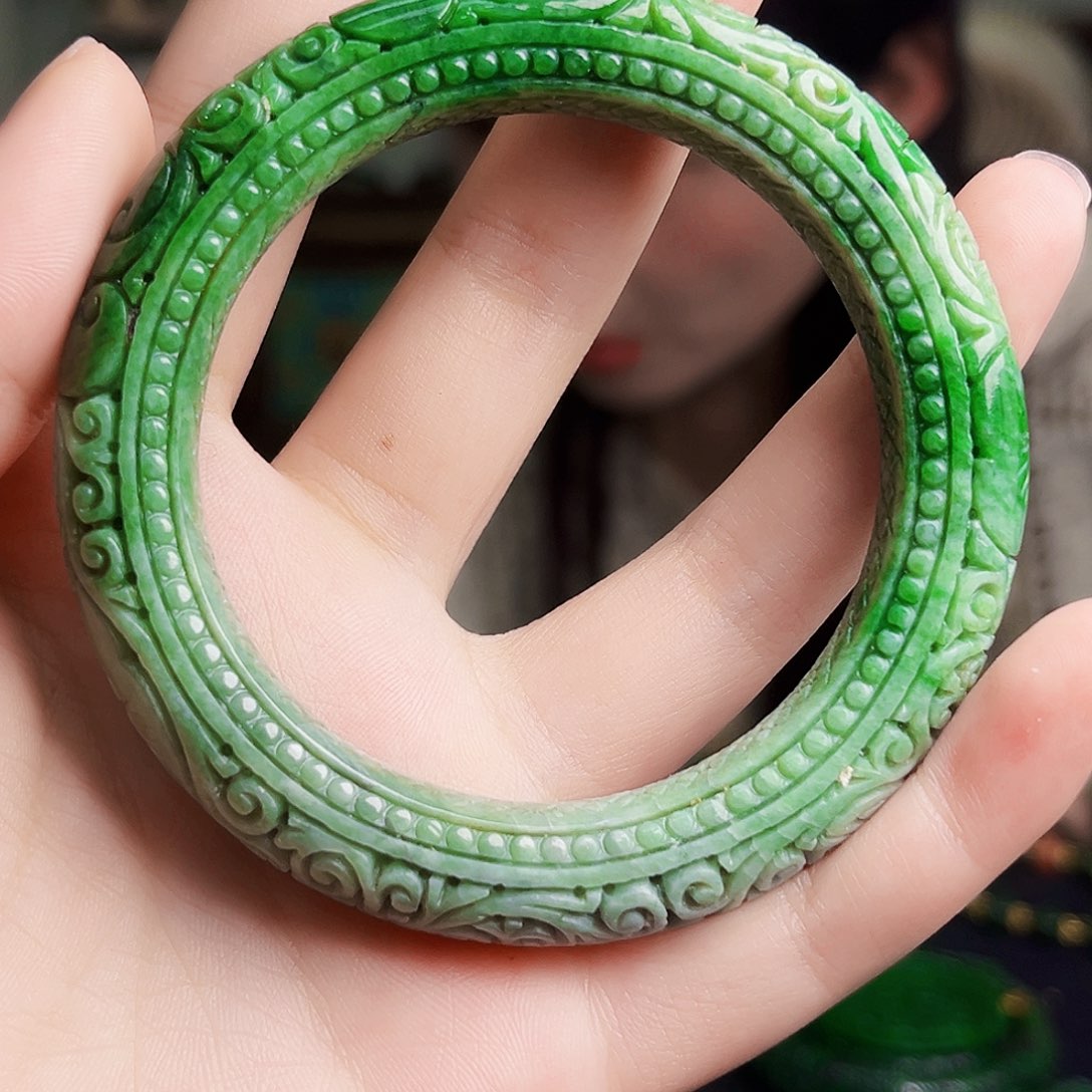 颈饰未镶嵌翡翠多样性