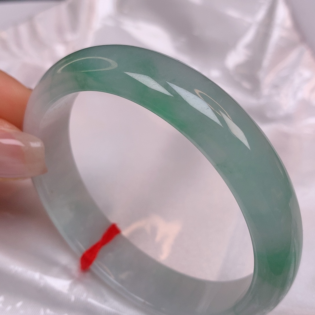 【闪购商品】翡翠手镯未镶嵌55贵妃手镯