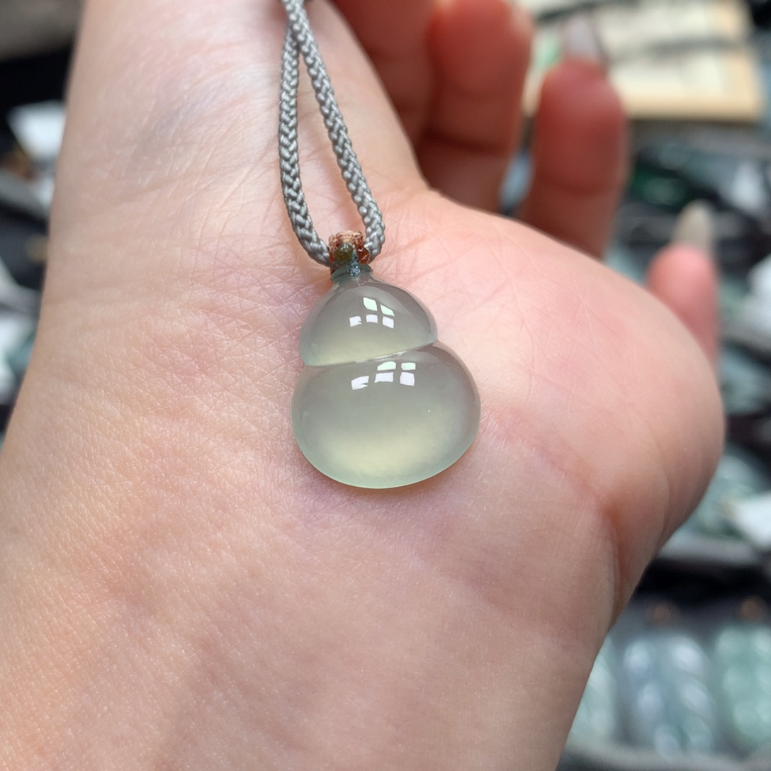 翡翠颈饰未镶嵌葫芦