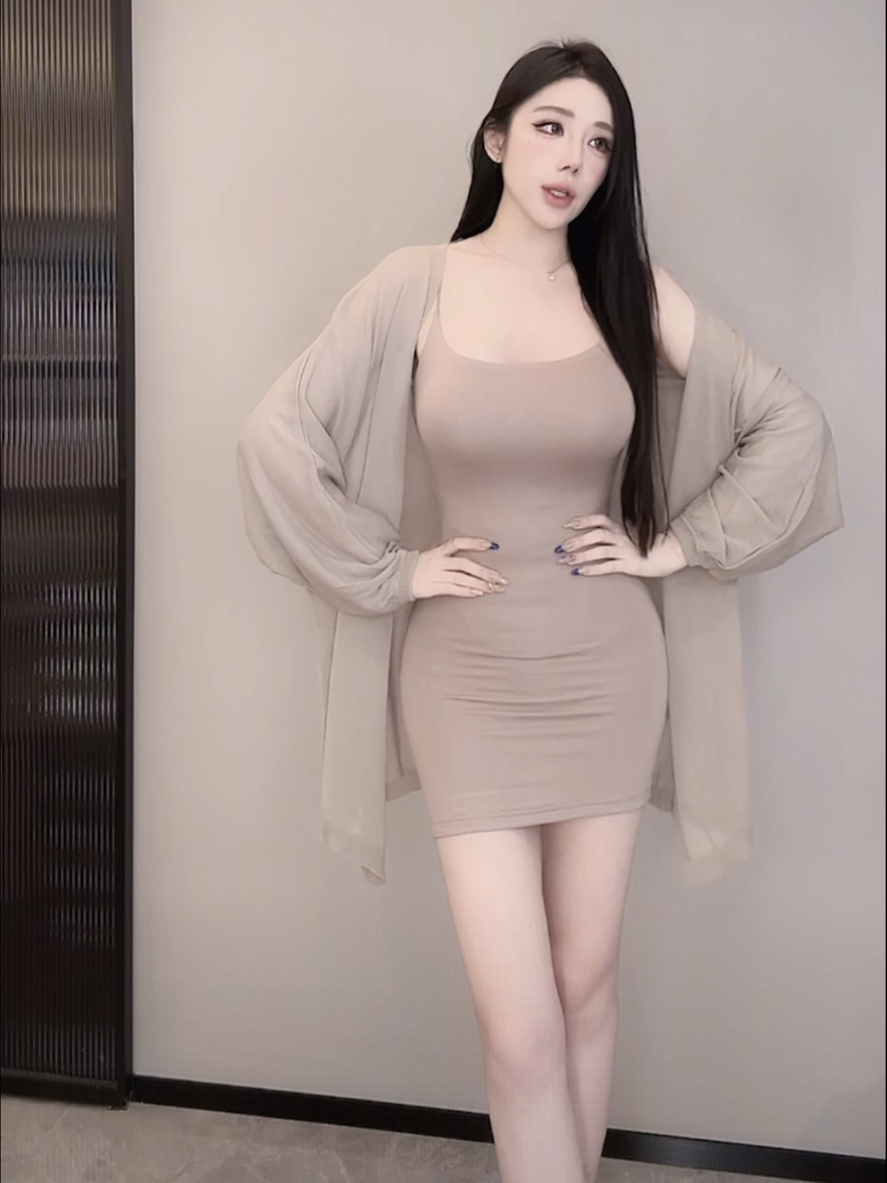 性感纯欲夏季吊带连衣裙女内搭收腰显瘦包臀短裙修身百搭薄款
