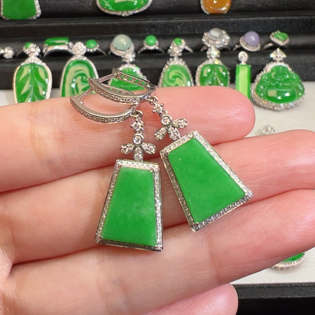 翡翠吊坠(不含链)18K金镶嵌耳饰