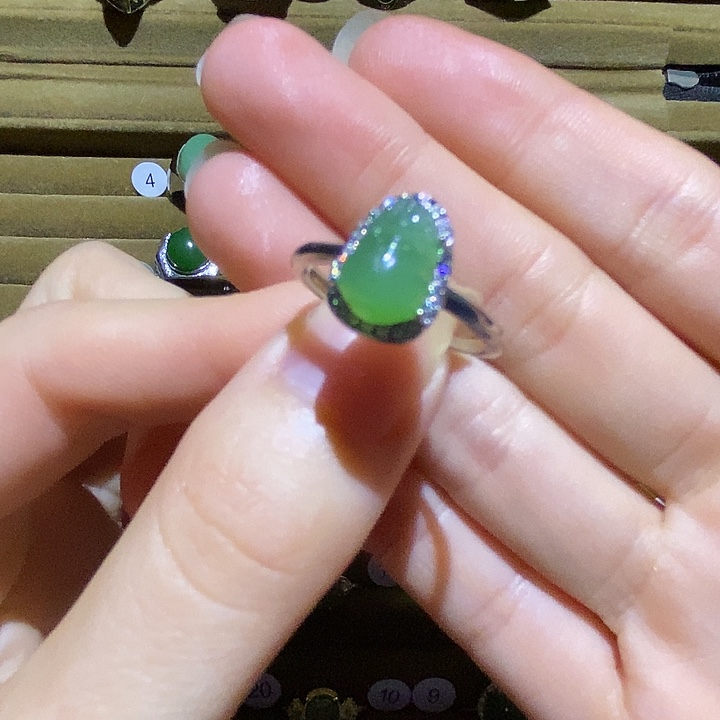 和田玉未镶嵌戒指