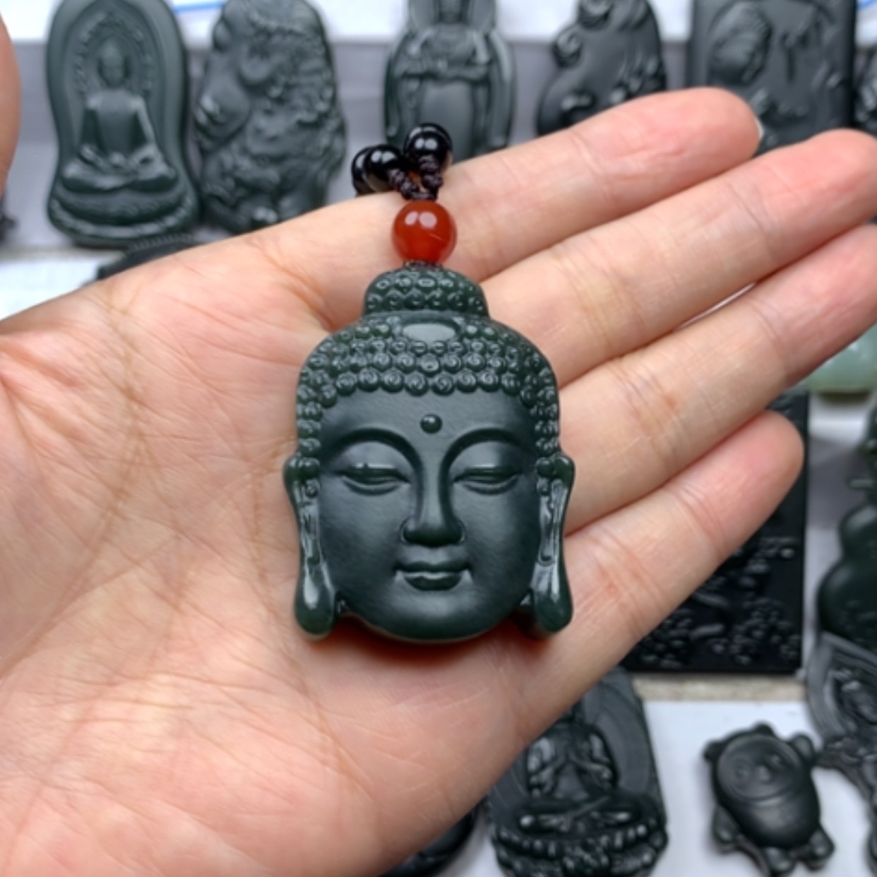 【闪购商品】颈饰未镶嵌和田玉