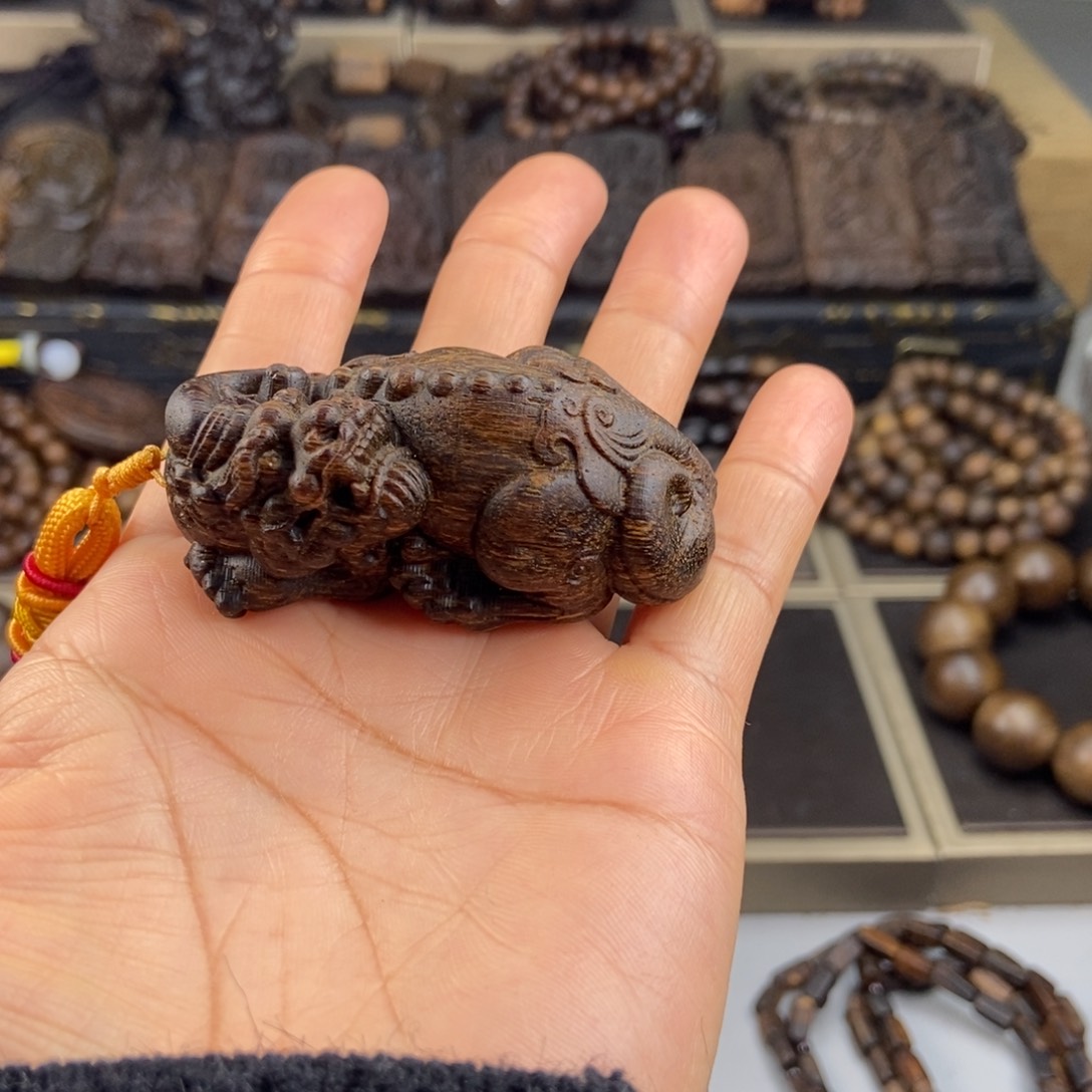 沉香木手把件风越南芽庄白棋