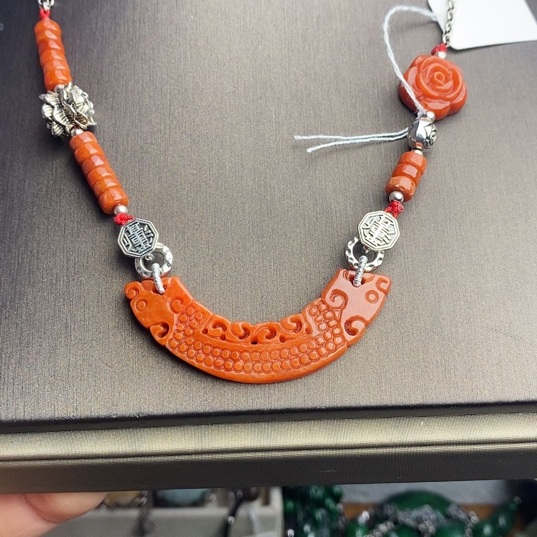 翡翠未镶嵌颈饰99