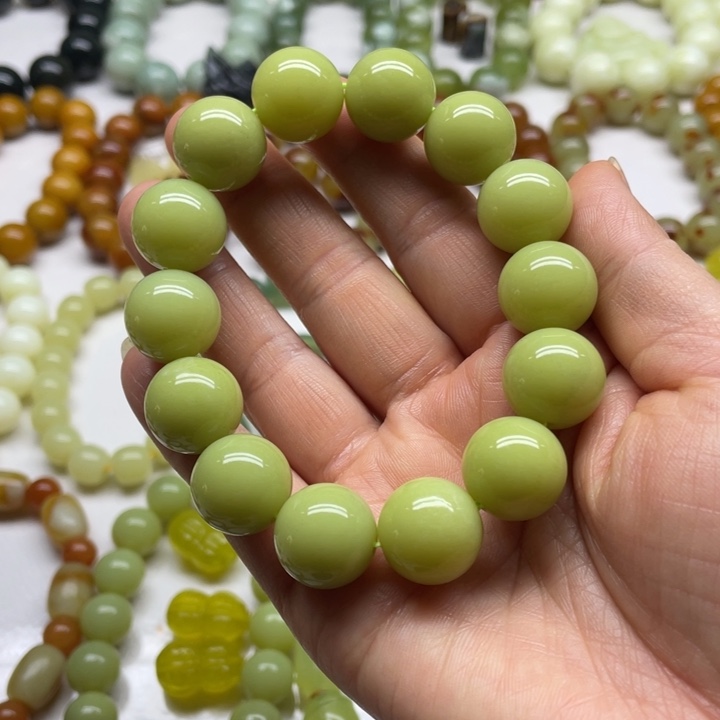 蛇纹石玉手串未镶嵌