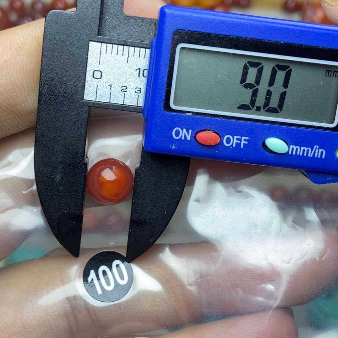 南红玛瑙未镶嵌有瑕疵