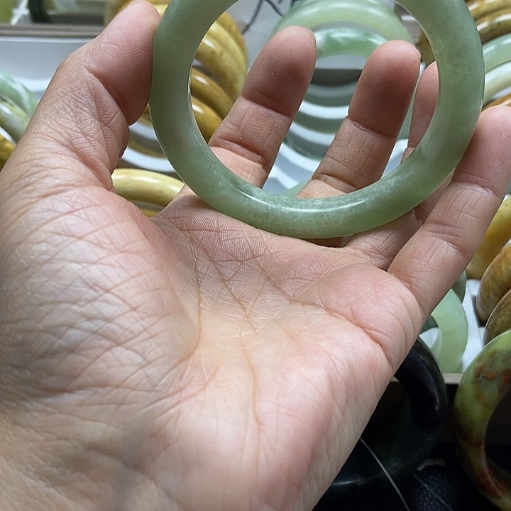 蛇纹石玉合金手镯惊****店