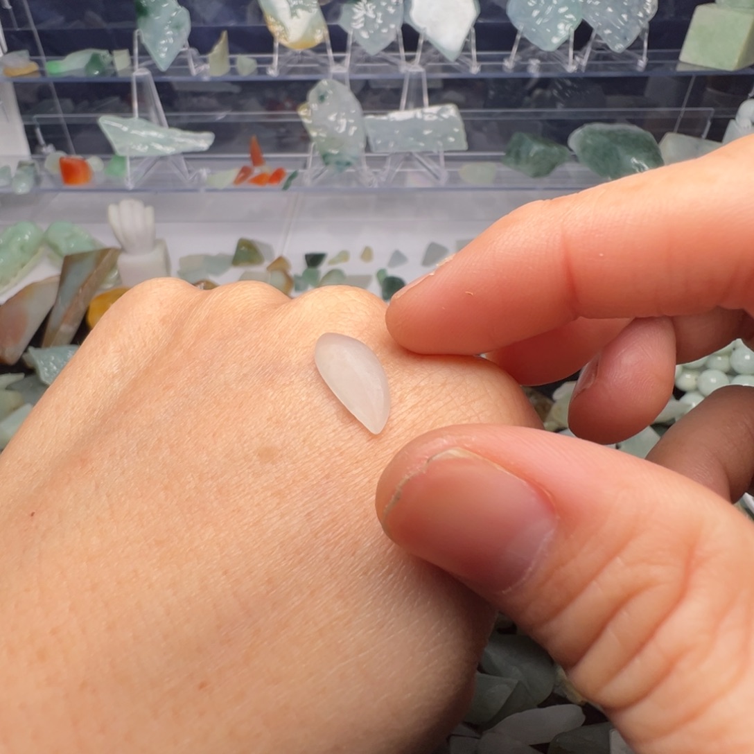 巫***哥翡翠裸石缅甸翡翠A货