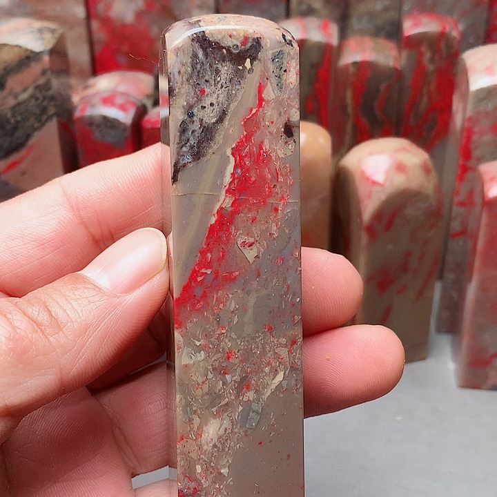 昌化石昌化鸡血石