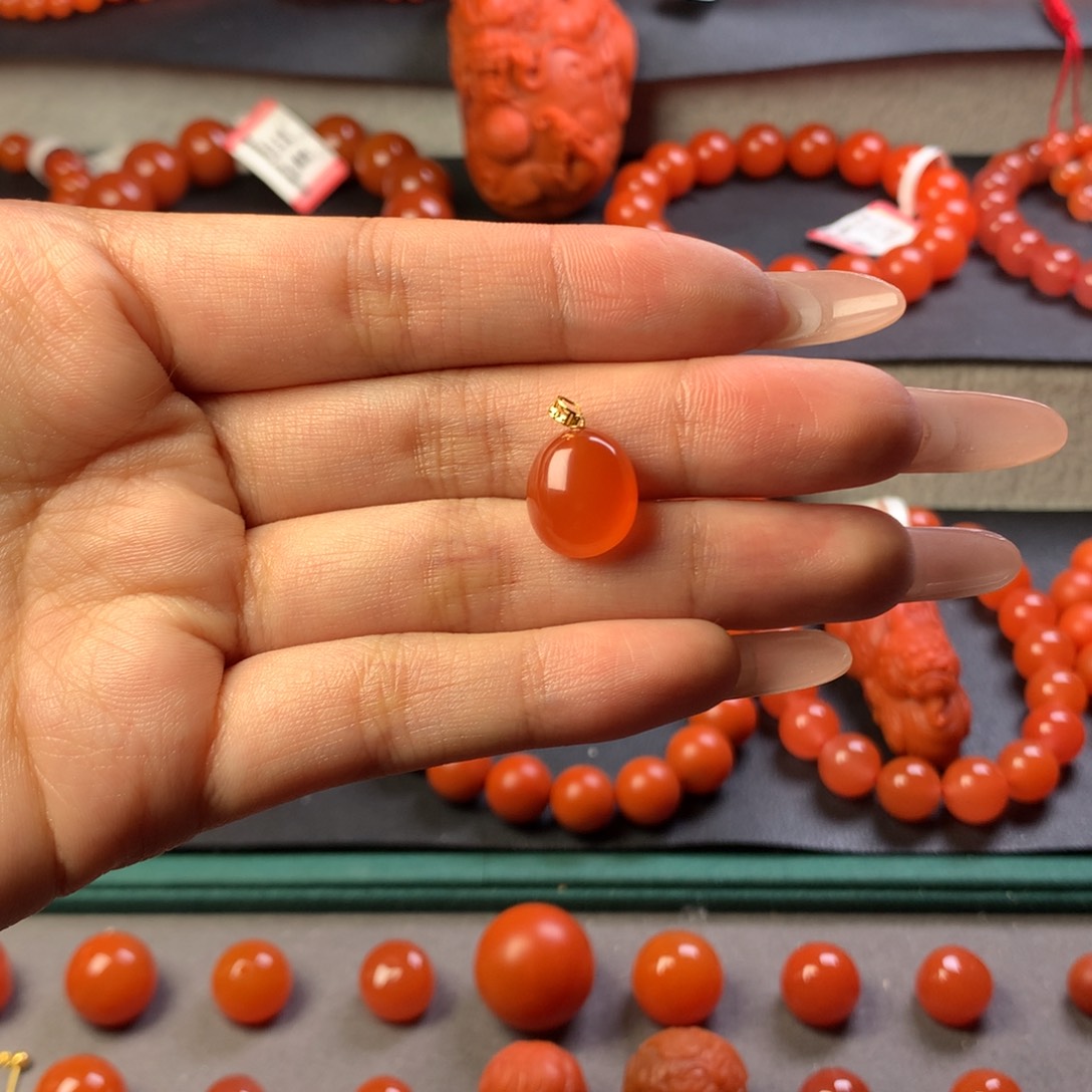 南红玛瑙18K金镶嵌吊坠(赠链)