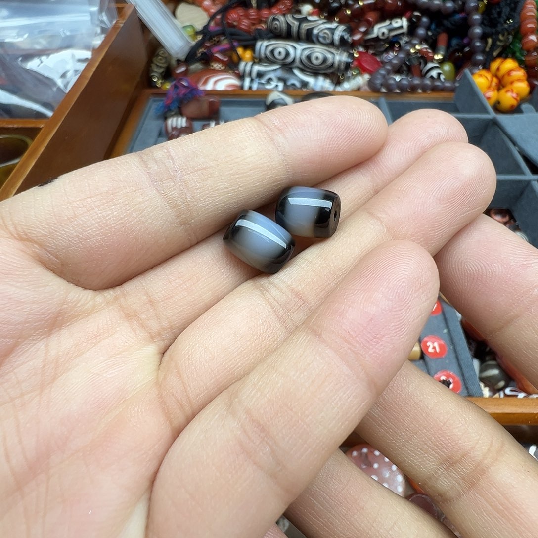 新***亭玛瑙/玉髓未镶嵌珠宝半成品