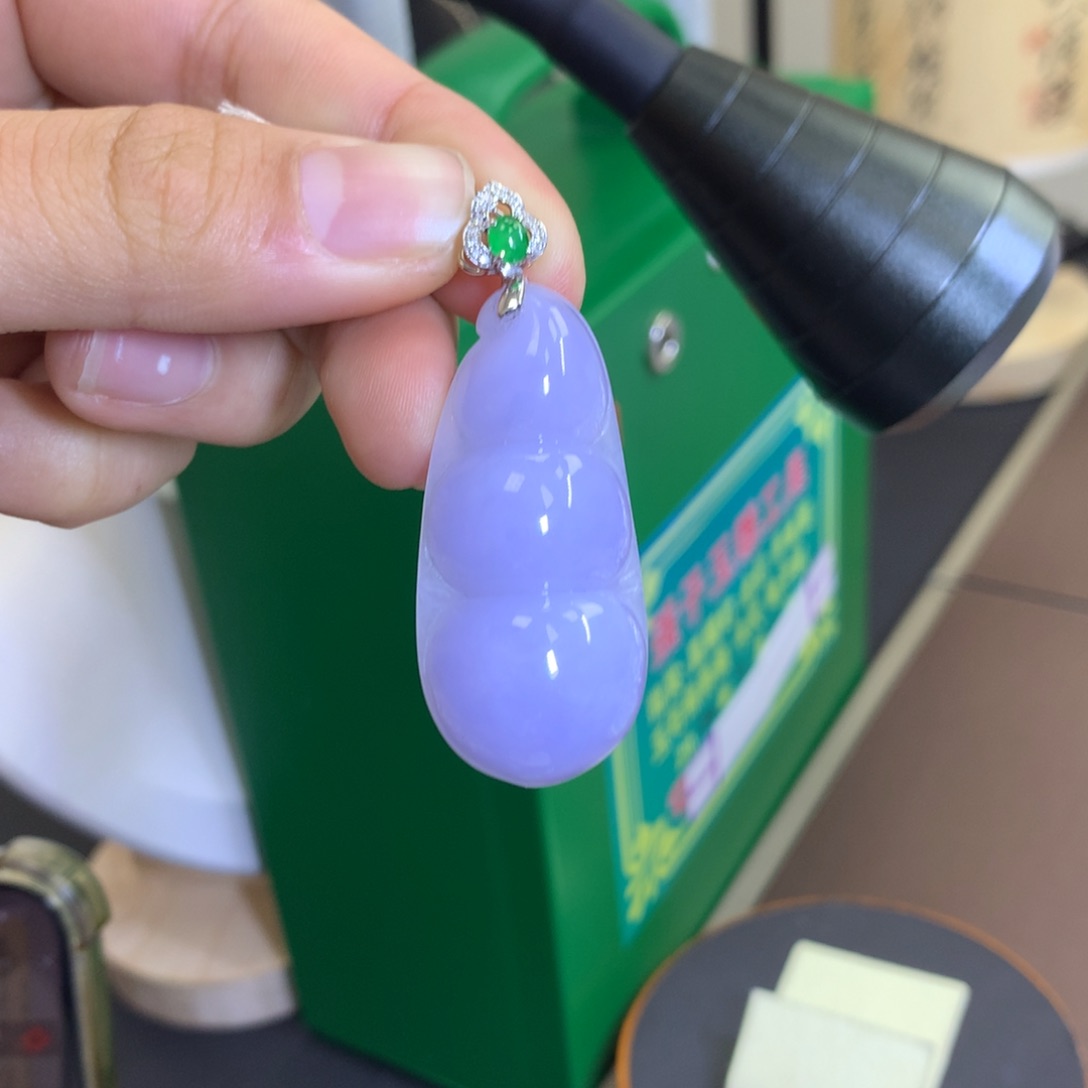 翡翠颈饰18K金镶嵌翡翠