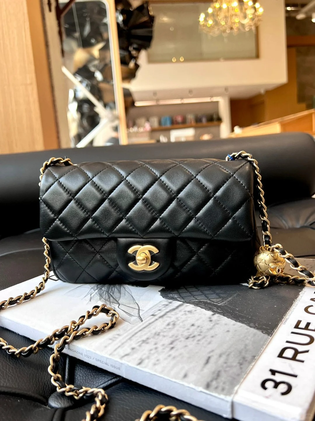 99新 Chanel/香奈儿 金球大mini 黑金羊斜挎包/公价无/甄选