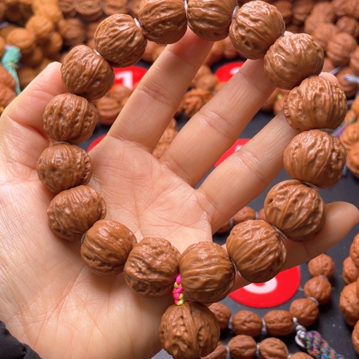 文玩核桃吊坠树王