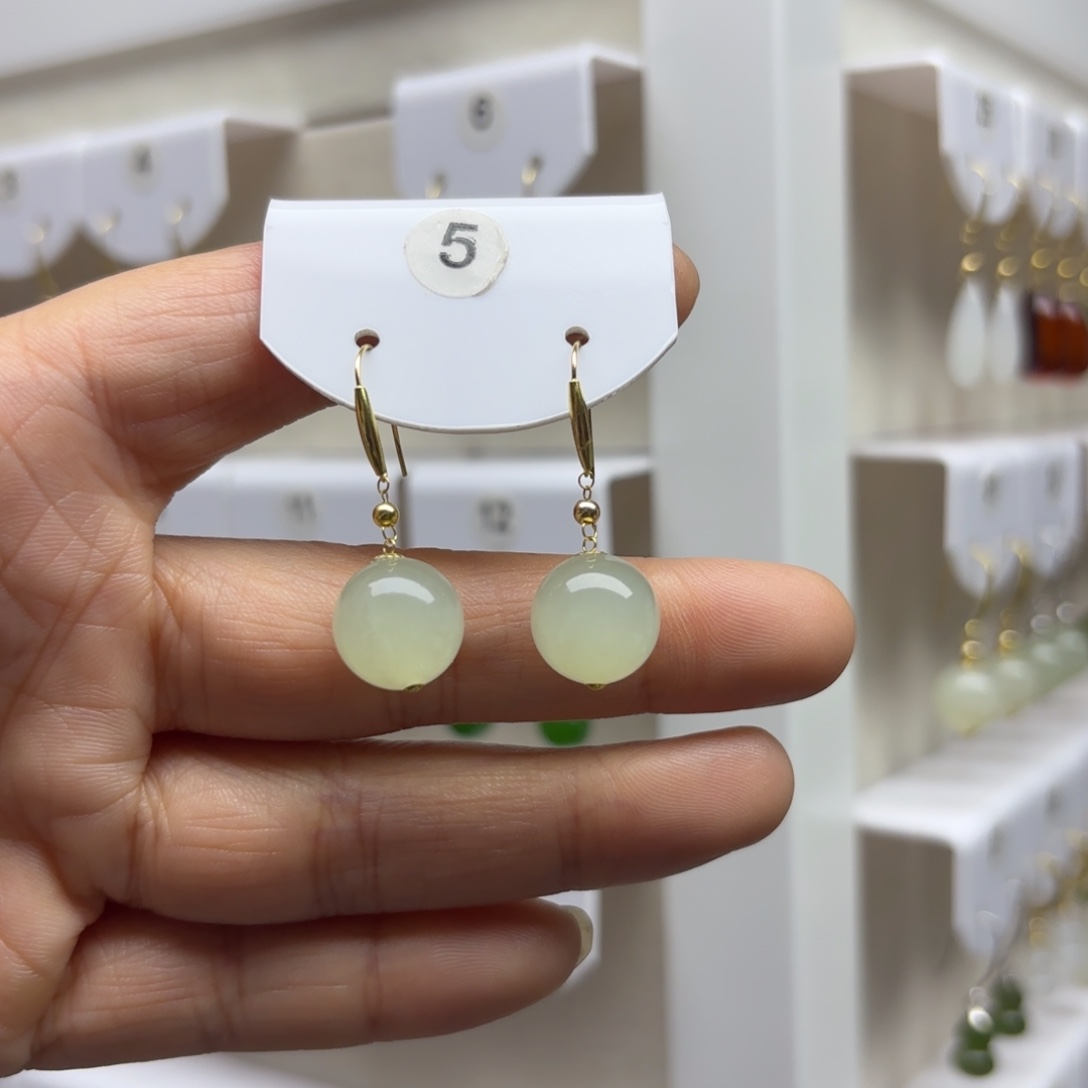 和田玉18K金镶嵌耳饰