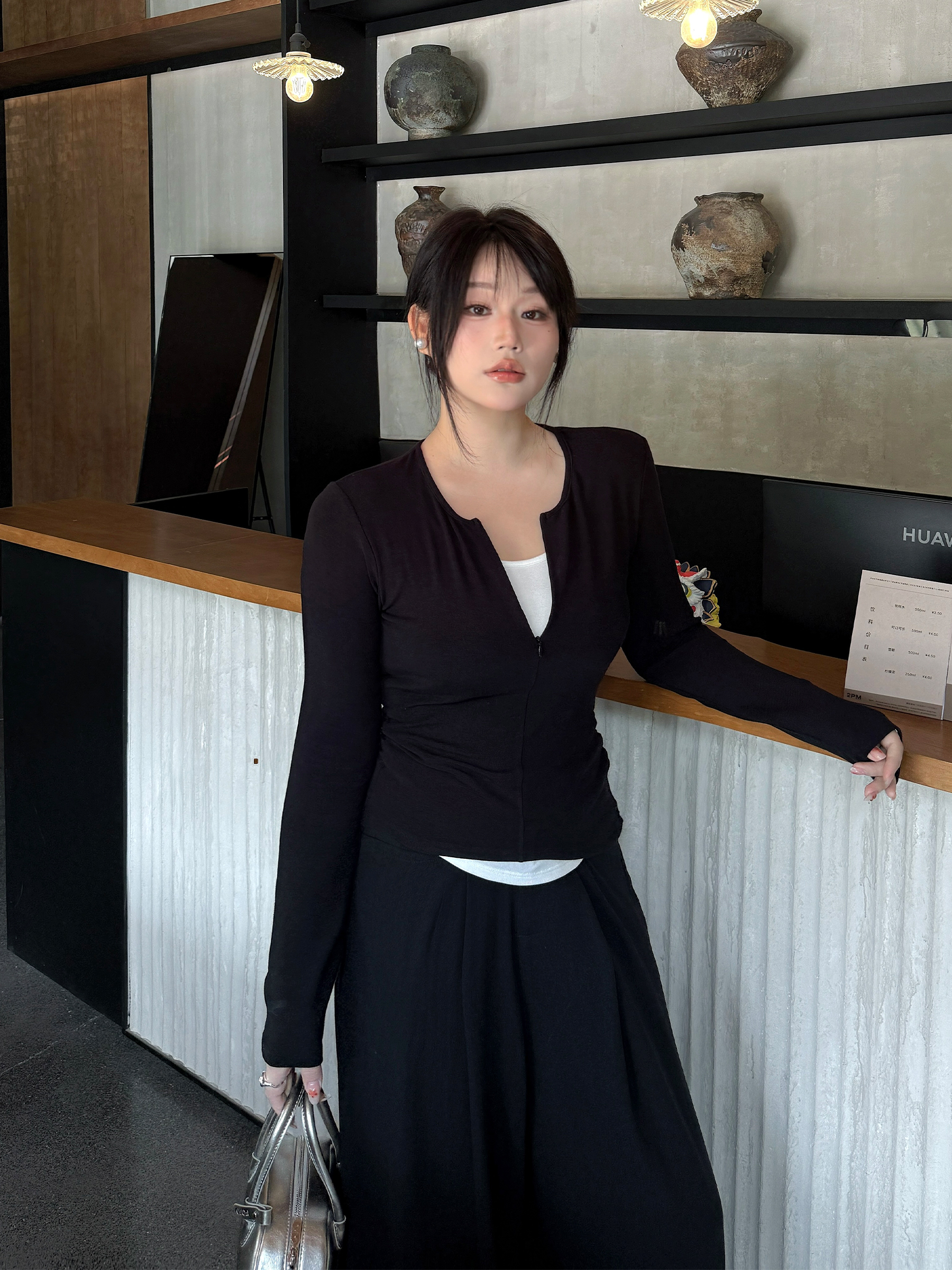 月半鱼【小妖精2.0】黑色假两件百搭春季日常通勤针织长袖百搭上衣