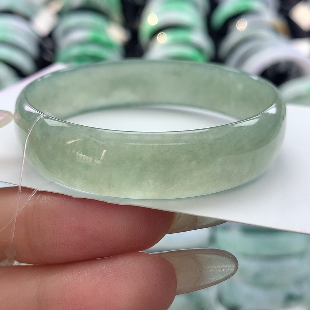 未镶嵌手镯翡翠公主