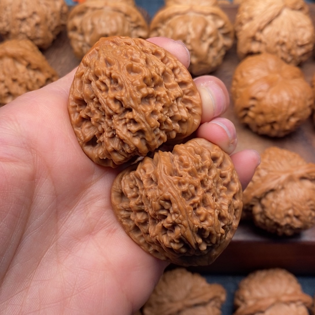 文玩核桃把件38三角南疆