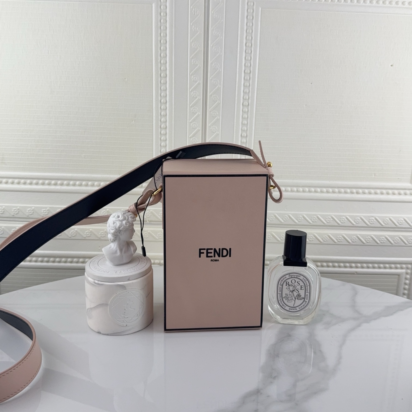 99新 FENDI/芬迪 女士时尚 凹造型 盒子包/手机包 单肩二奢包包