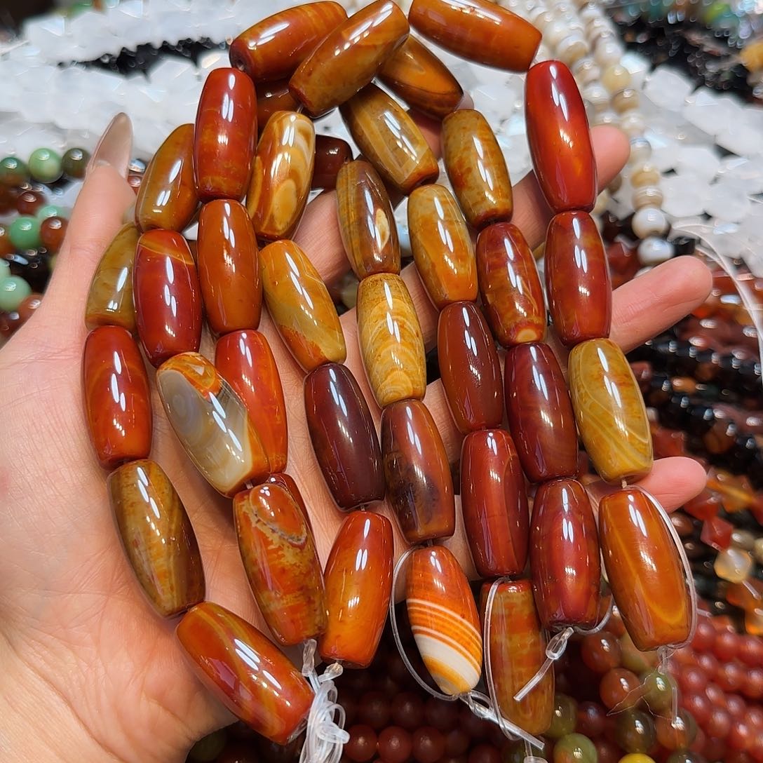 玛瑙/玉髓未镶嵌珠宝半成品战国红玛瑙天珠一条大孔