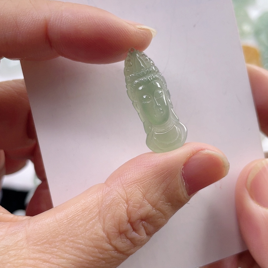 翡翠颈饰未镶嵌观音头