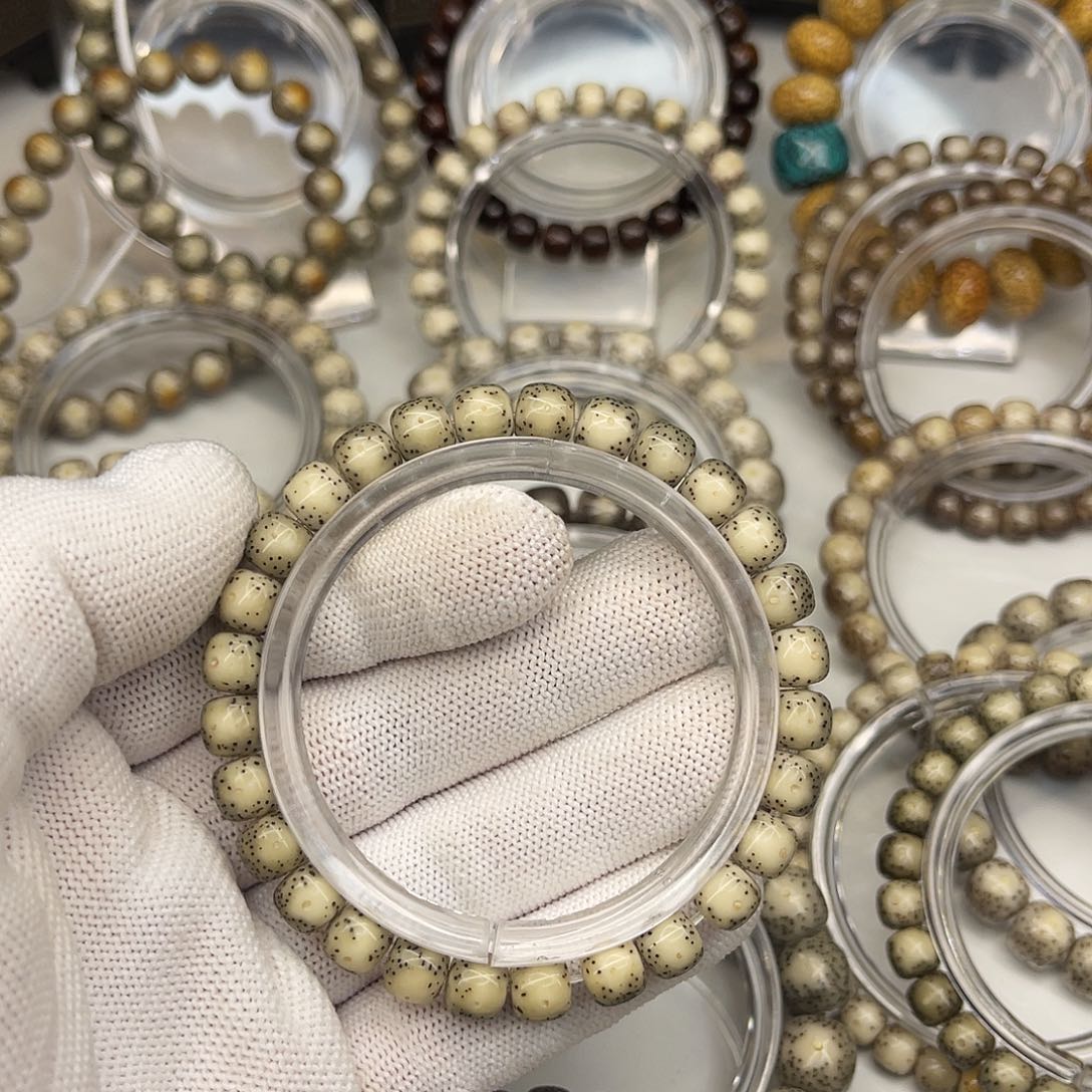 卡***莎手串星月菩提海南星月菩提石玉料8×7大留白小细星