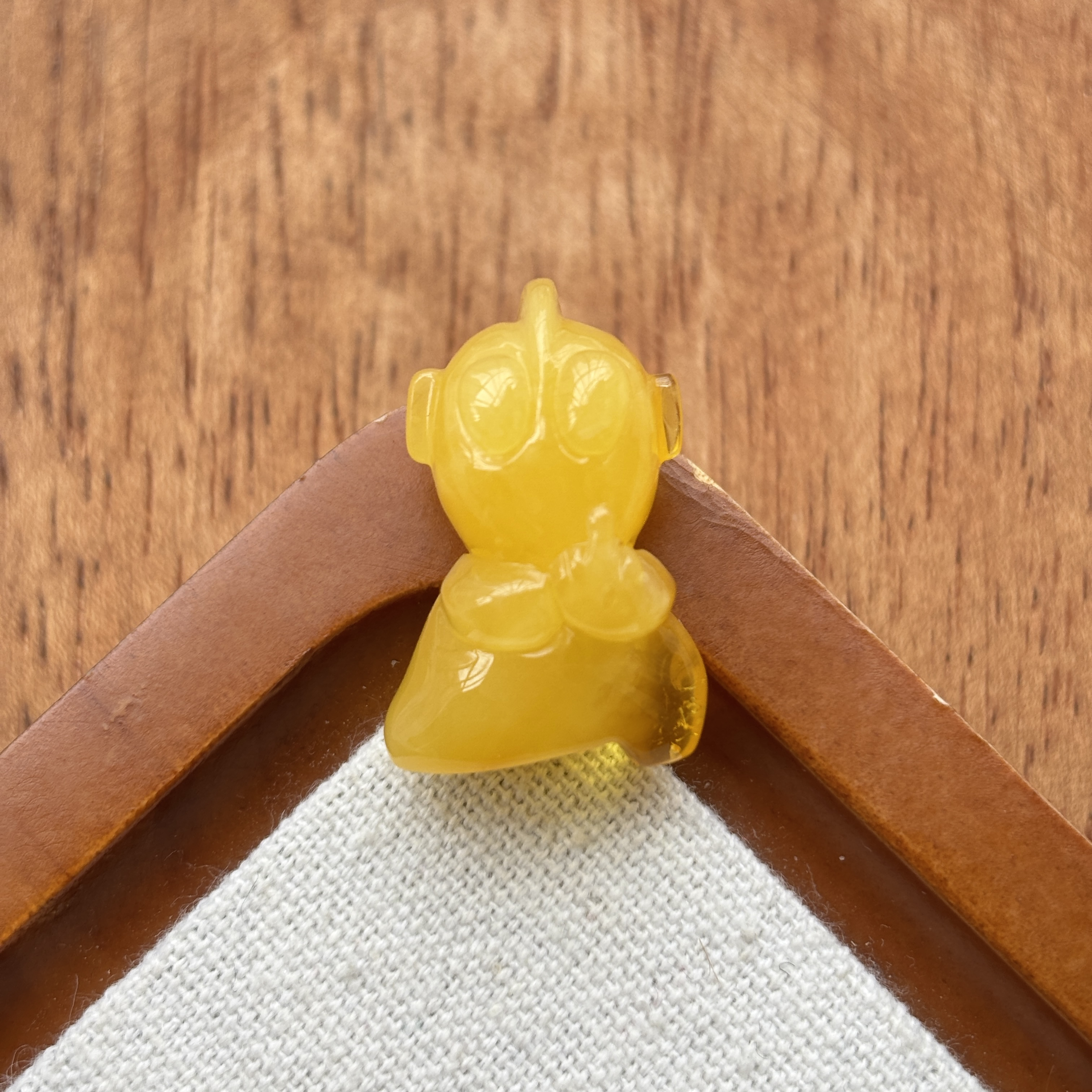 超人贱贱版，琥珀原矿，用于手串，项链定制，款式定制，打孔不退！！